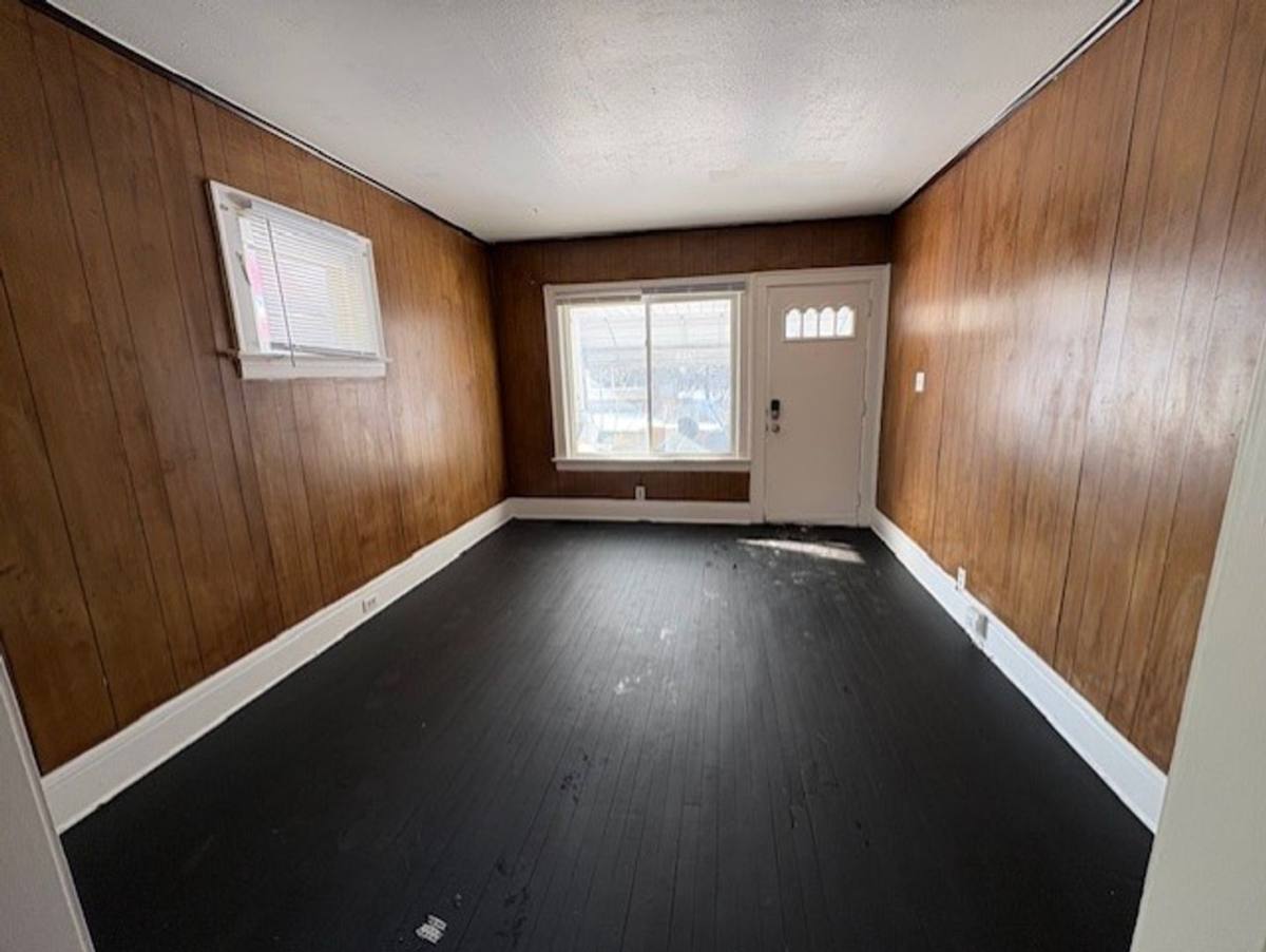 Apartment for rent at 3973 E 123rd St, Cleveland, OH 44105