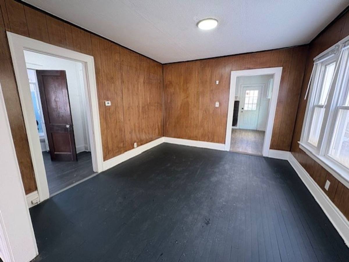 Apartment for rent at 3973 E 123rd St, Cleveland, OH 44105