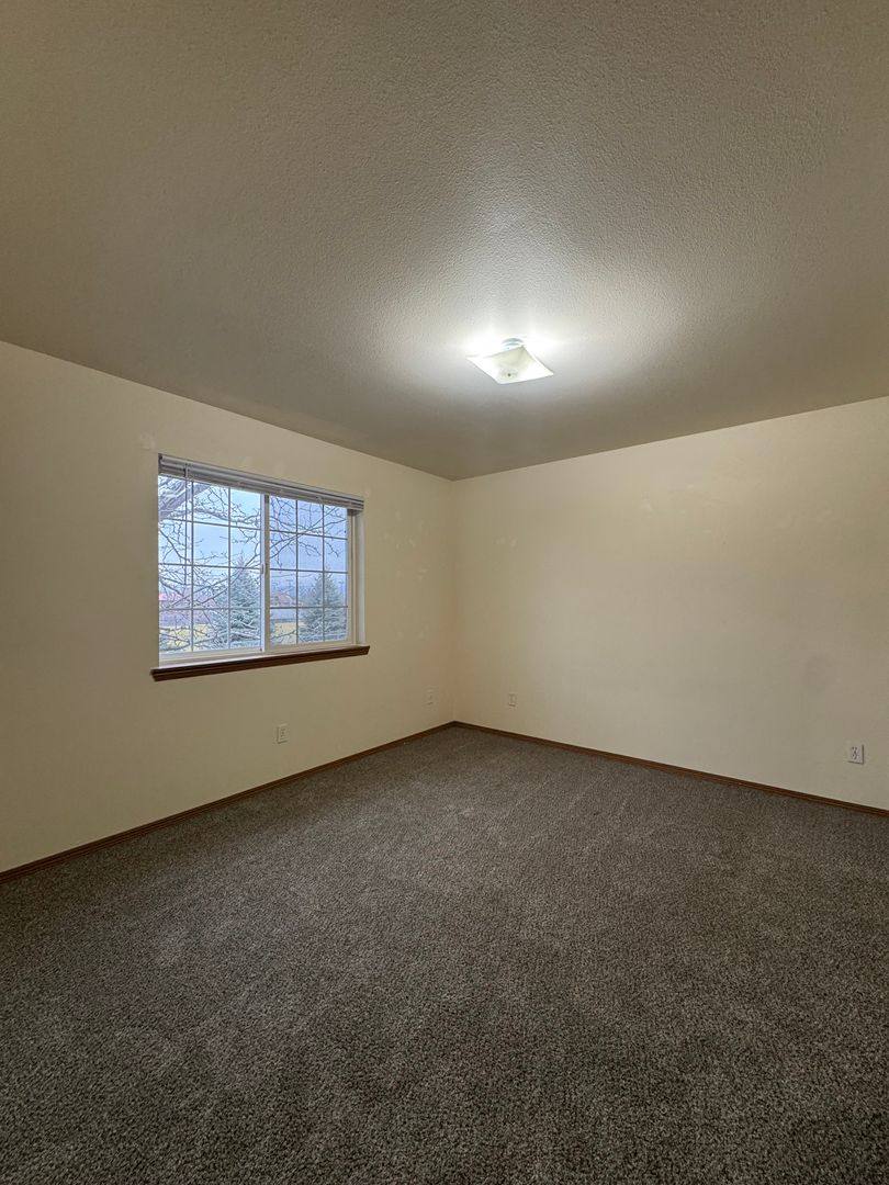 Apartment for rent at 1015 E 18th Ave, Ellensburg, WA 98926