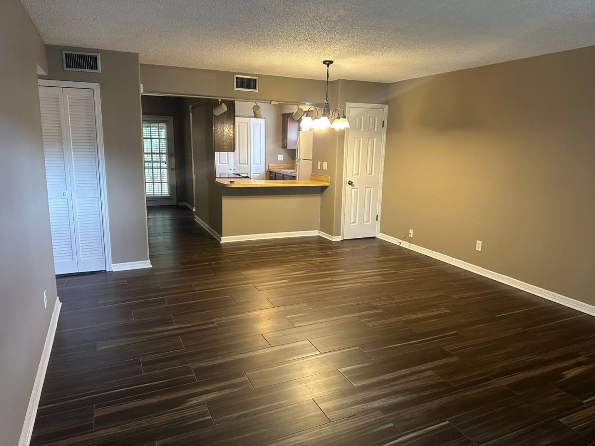 Apartment for rent at 643 W Oak Terrace Dr Bldg B, Leesburg, FL 34748