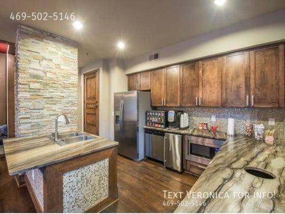 Apartment for rent at 701 E Bluff St, Fort Worth, TX 76102
