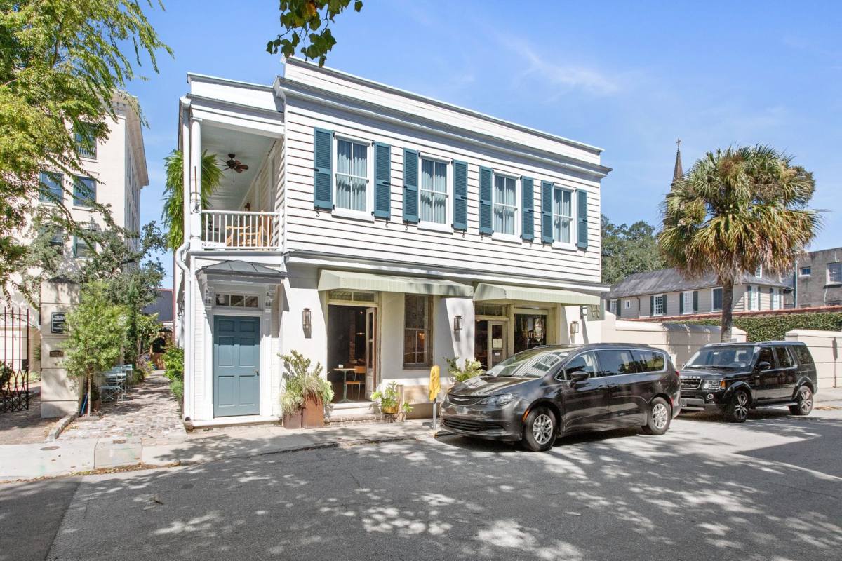 Condo for rent at 62 Queen St #F, Charleston, SC 29401