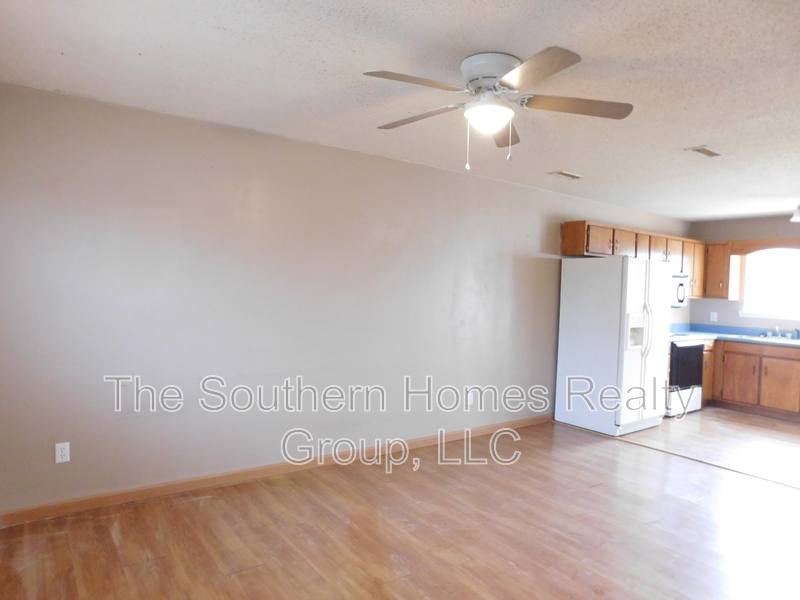 Townhouse for rent at 204 Arrants Rd #1, Decatur, TN 37322