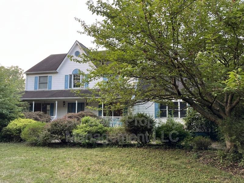 House for rent at 6 Cedar Hill Terrace, Hillsborough, NJ 08844