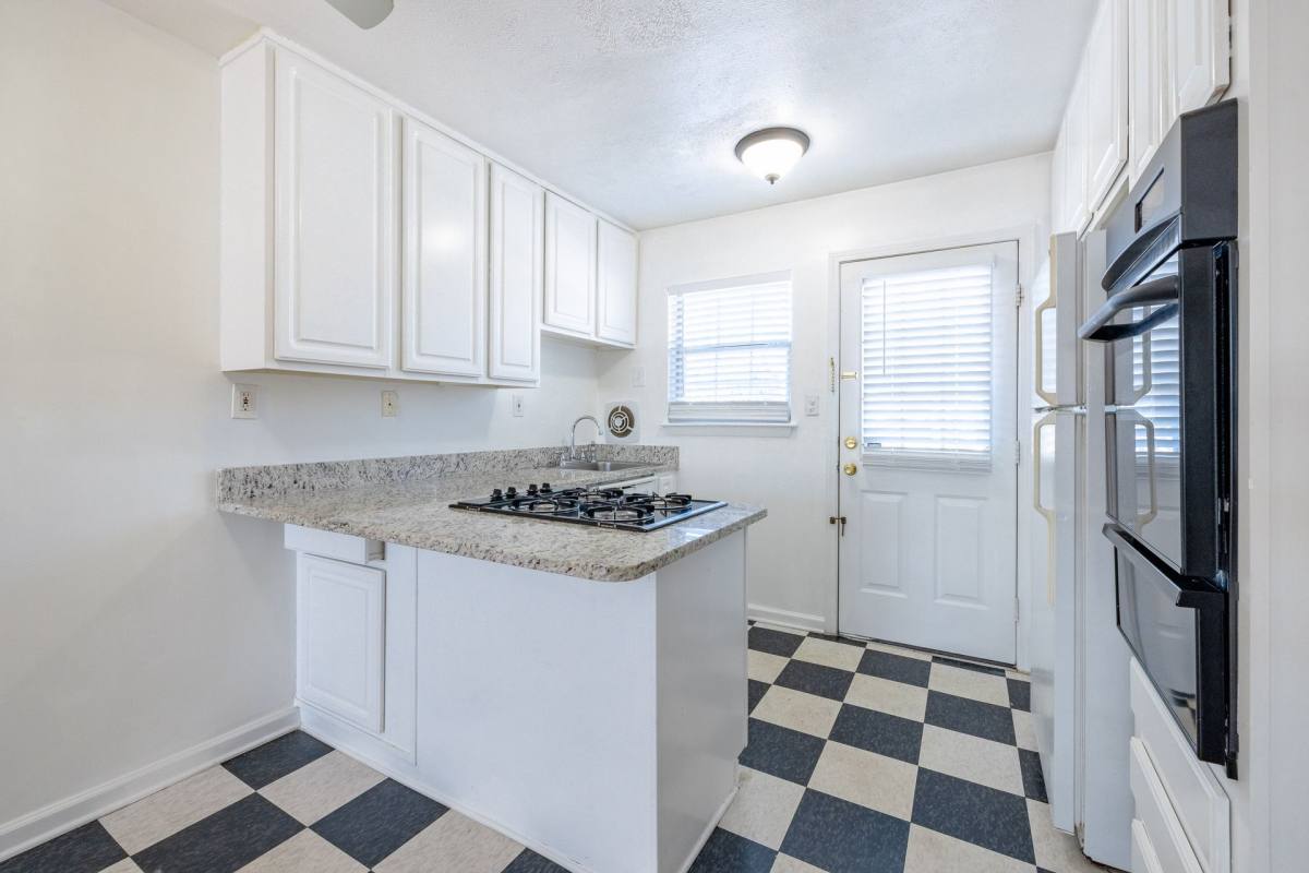 Apartment for rent at 370 Peachtree Hills Ave NE, Atlanta, GA 30305