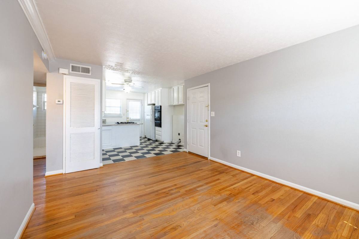 Apartment for rent at 370 Peachtree Hills Ave NE, Atlanta, GA 30305