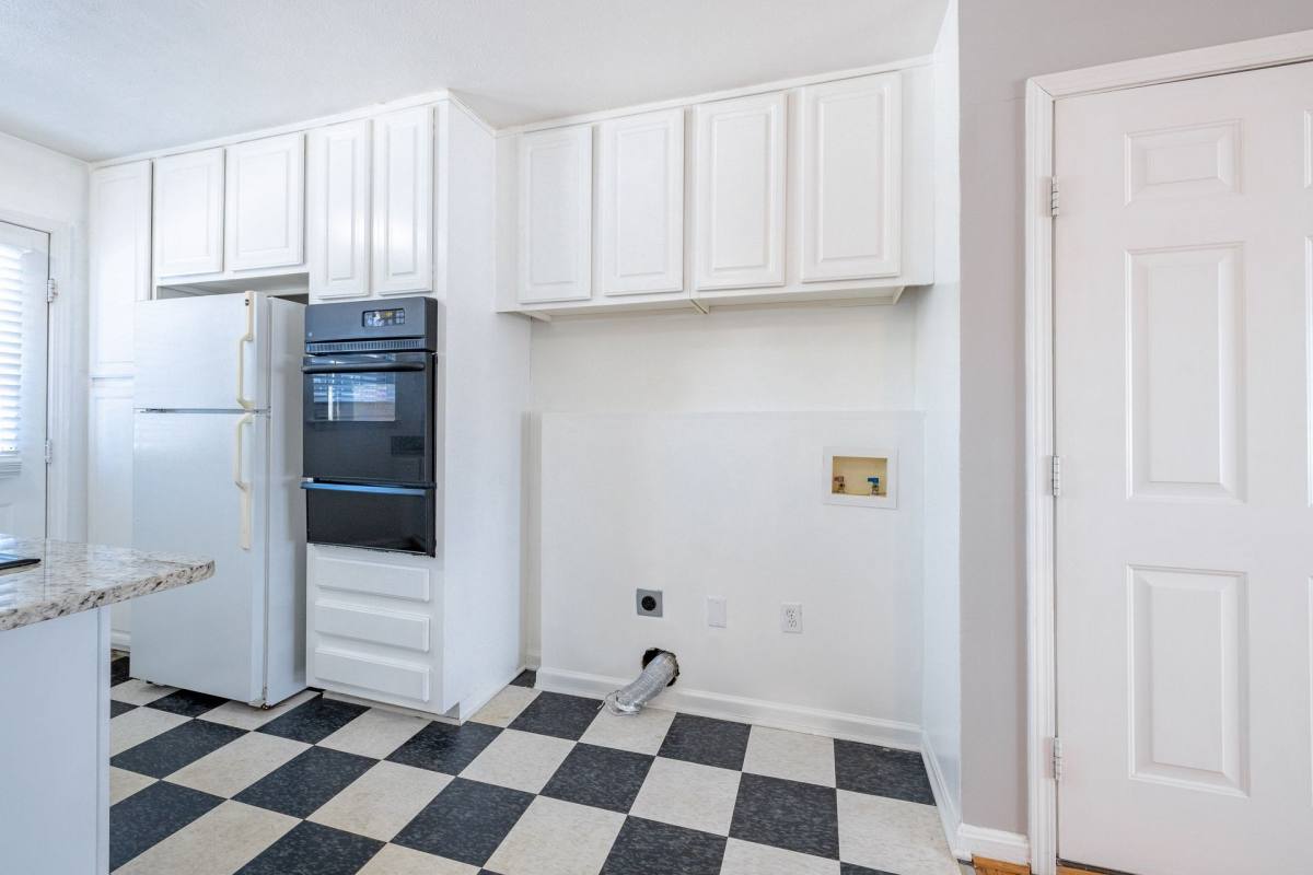 Apartment for rent at 370 Peachtree Hills Ave NE, Atlanta, GA 30305