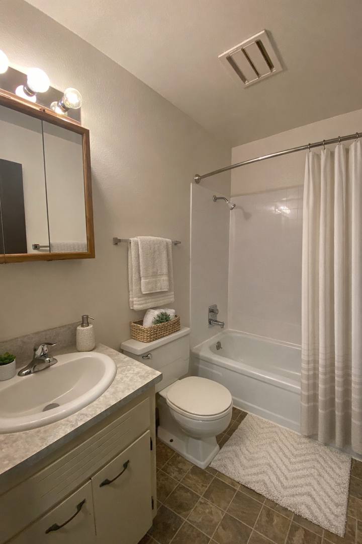 Apartment for rent at 2718 Kateenah Way, Yakima, WA 98903