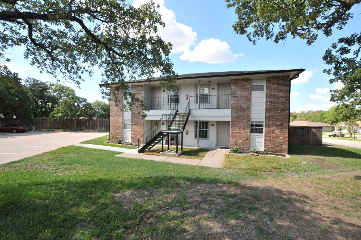 Apartment for rent at 2100 Southwood Dr #9, College Station, TX 77840