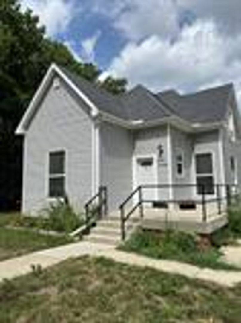 Apartment for rent at 210 N Central Ave, Urbana, IL 61801