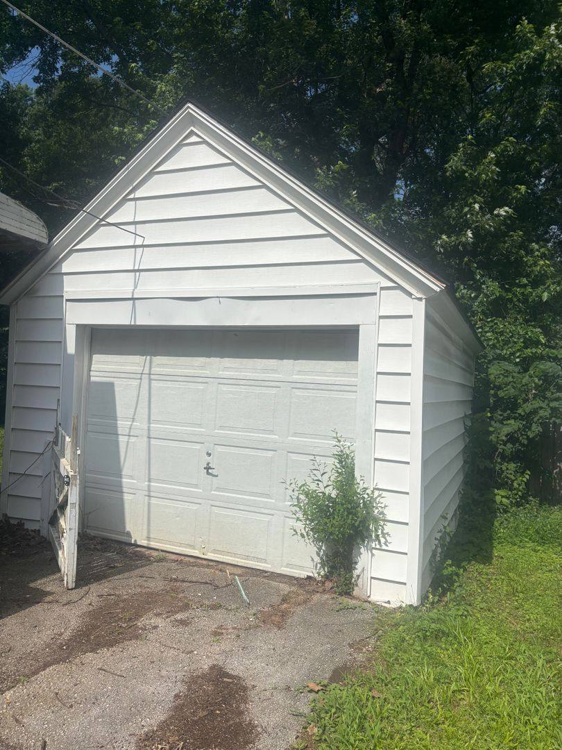 House for rent at 1821 S Florence Ave, Springfield, MO 65807