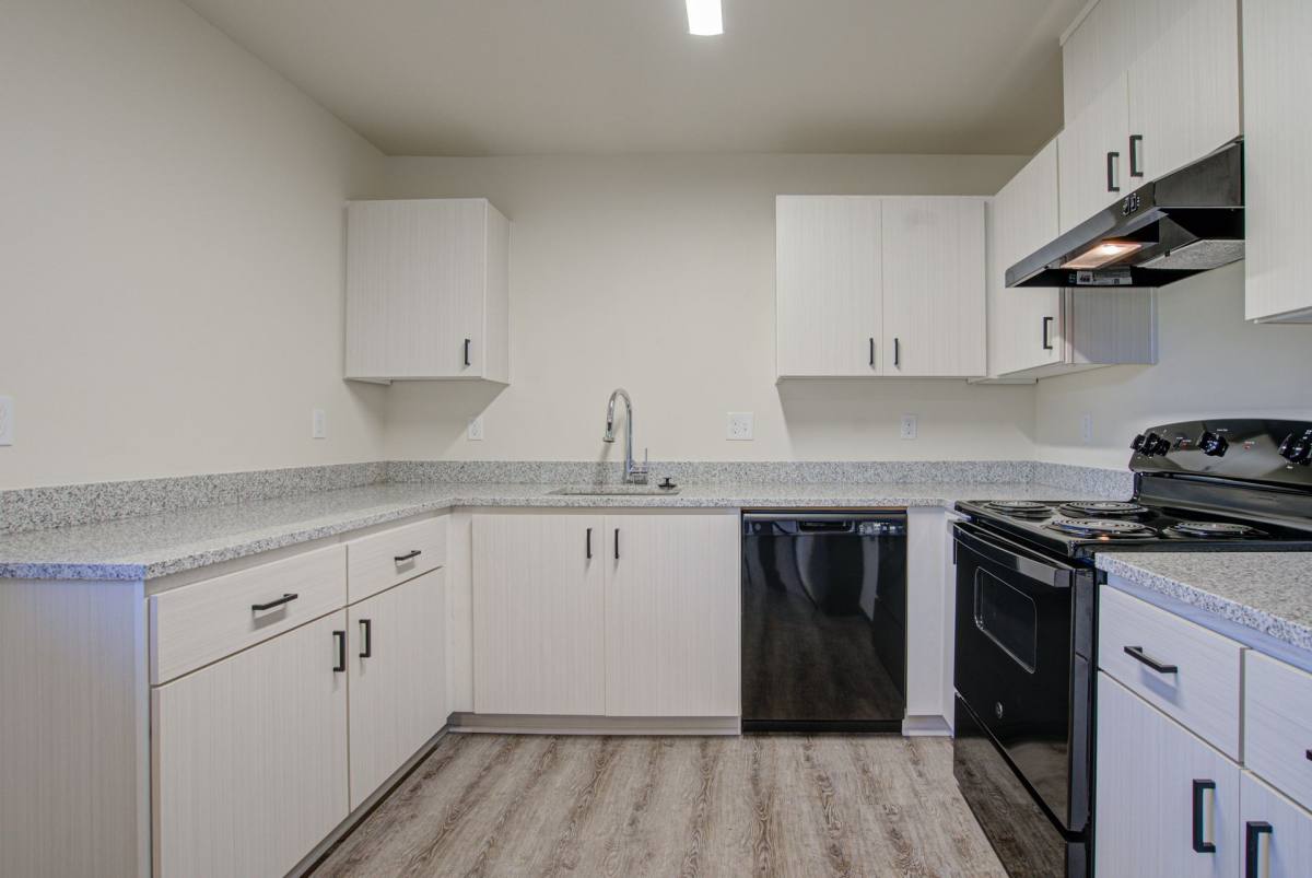 Apartment for rent at 331 NE Pomona St, Roseburg, OR 97470