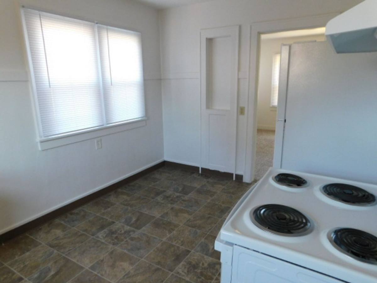 House for rent at 1385 18th St NE, Salem, OR 97301