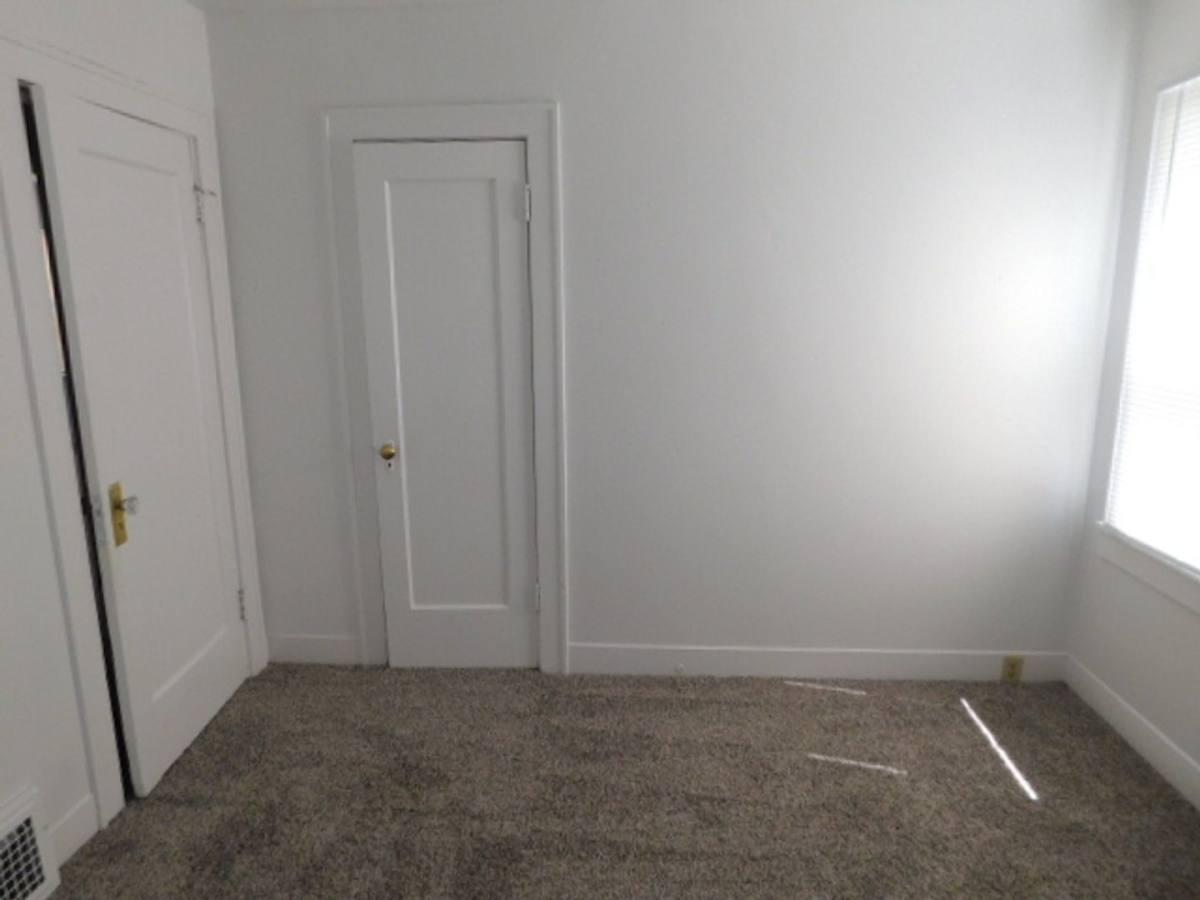 House for rent at 1385 18th St NE, Salem, OR 97301