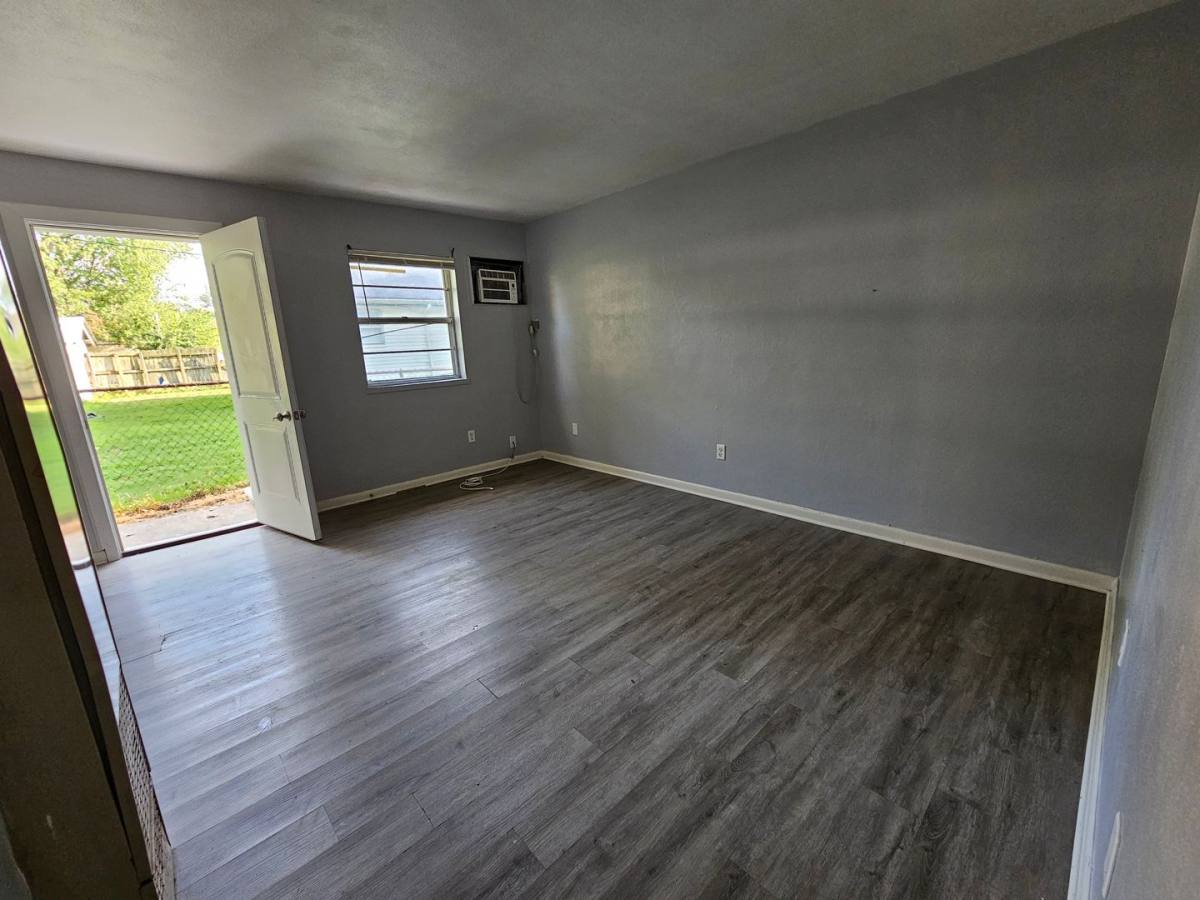 Apartment for rent at 1811 Hall St, Owensboro, KY 42301