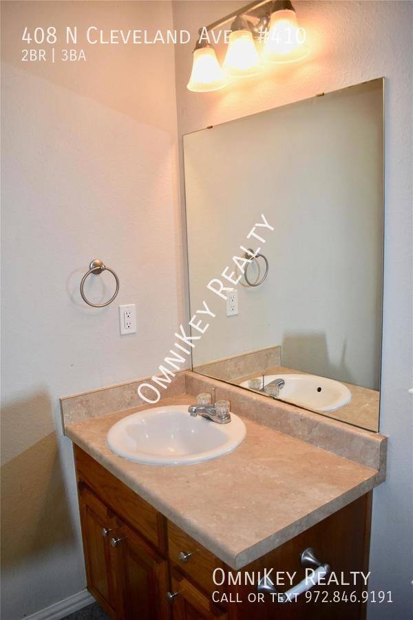 Apartment for rent at 408 N Cleveland Ave #410, Sherman, TX 75090