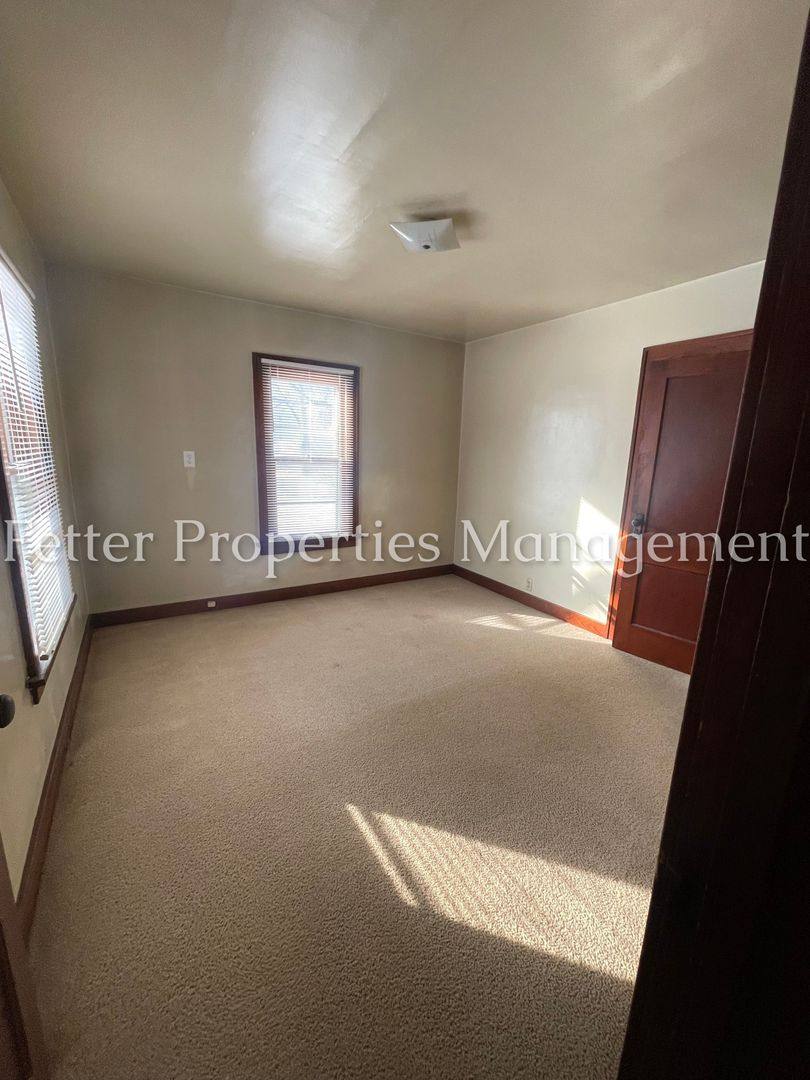 House for rent at 1621 Burdette Ave, Evansville, IN 47714