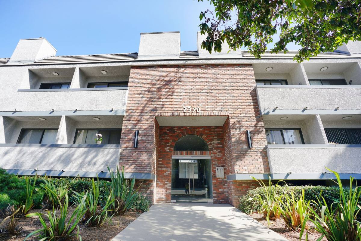 Apartment for rent at 2350 S Bentley Ave, Los Angeles, CA 90064