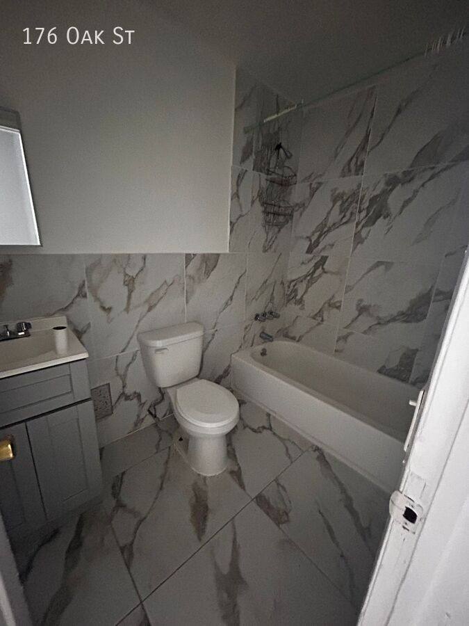 Apartment for rent at 176 Oak St, Yonkers, NY 10701