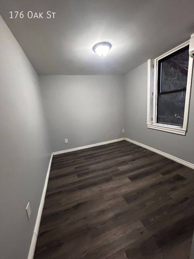 Apartment for rent at 176 Oak St, Yonkers, NY 10701