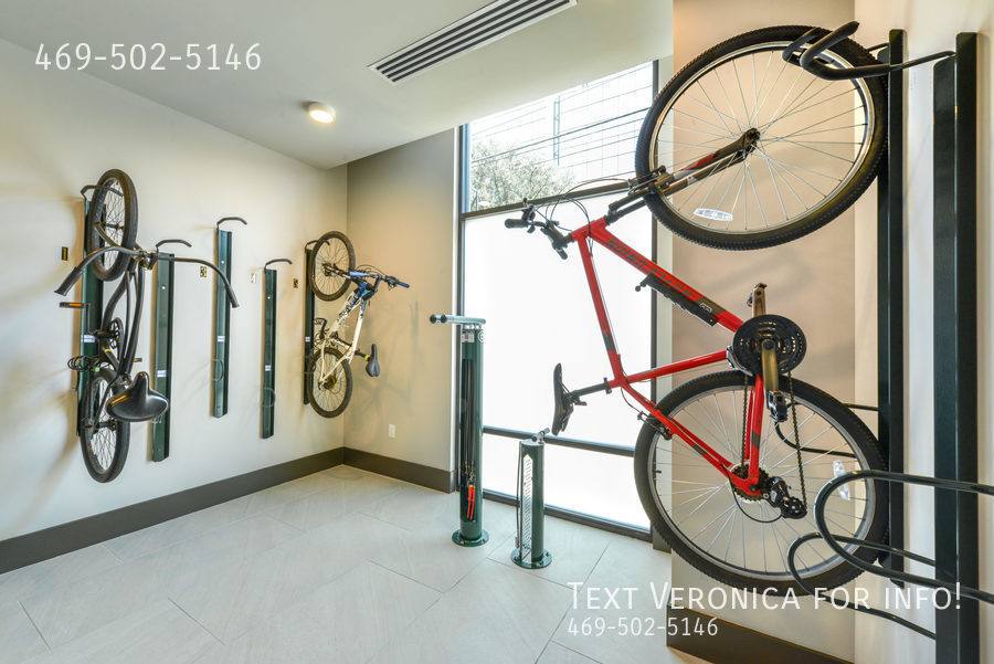 Apartment for rent at 4408 Cole Ave #870, Dallas, TX 75205