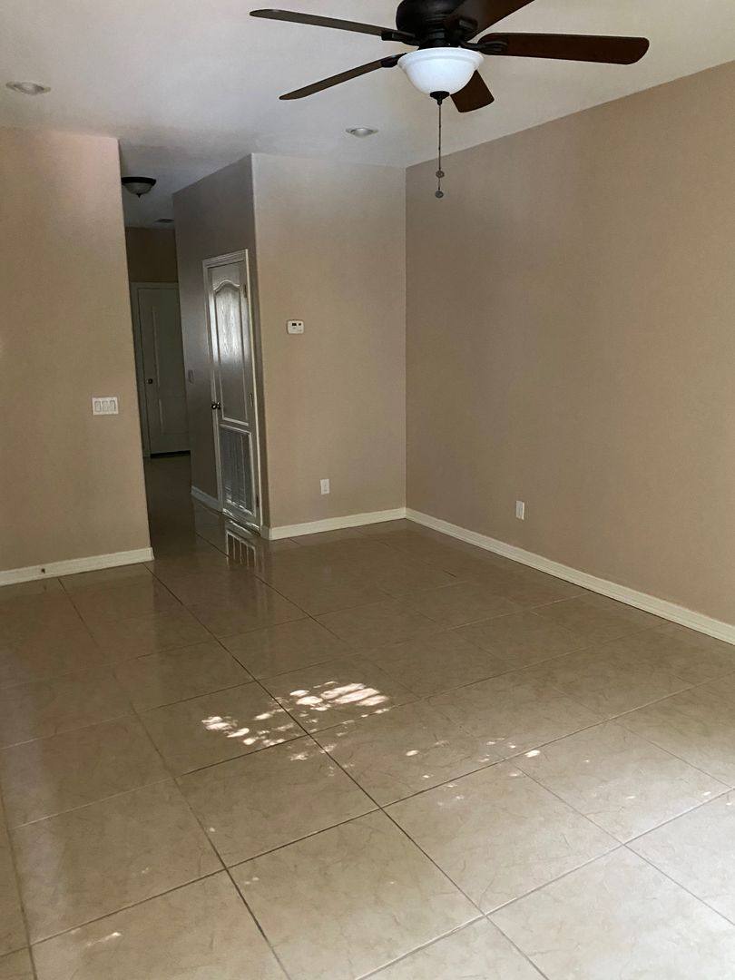 Apartment for rent at 700 Sunset, McAllen, TX 78503