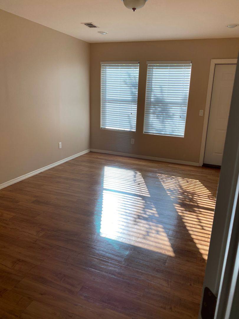 Apartment for rent at 700 Sunset, McAllen, TX 78503