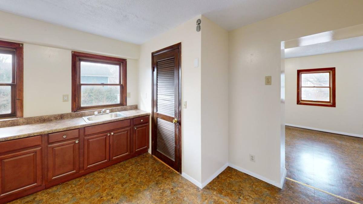 Apartment for rent at 83 Nash St, New Haven, CT 06511