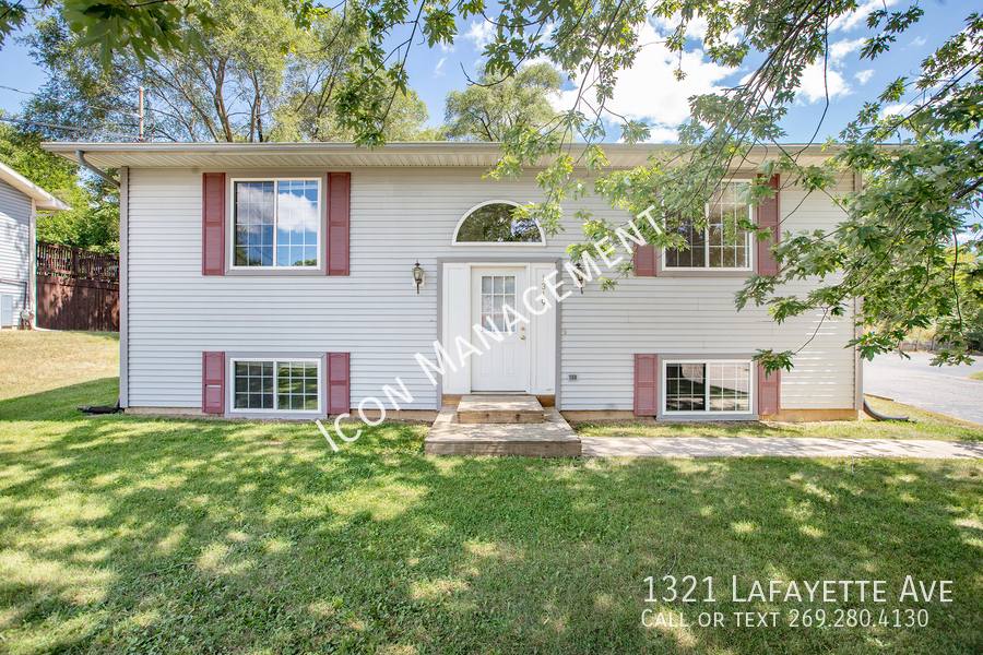 House for rent at 1321 Lafayette Ave, Kalamazoo, MI 49006