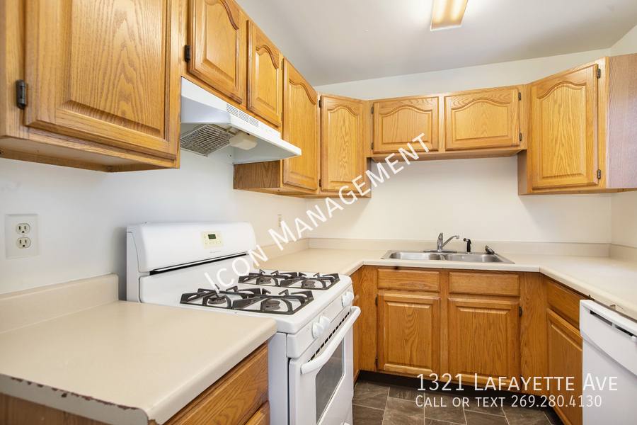 House for rent at 1321 Lafayette Ave, Kalamazoo, MI 49006