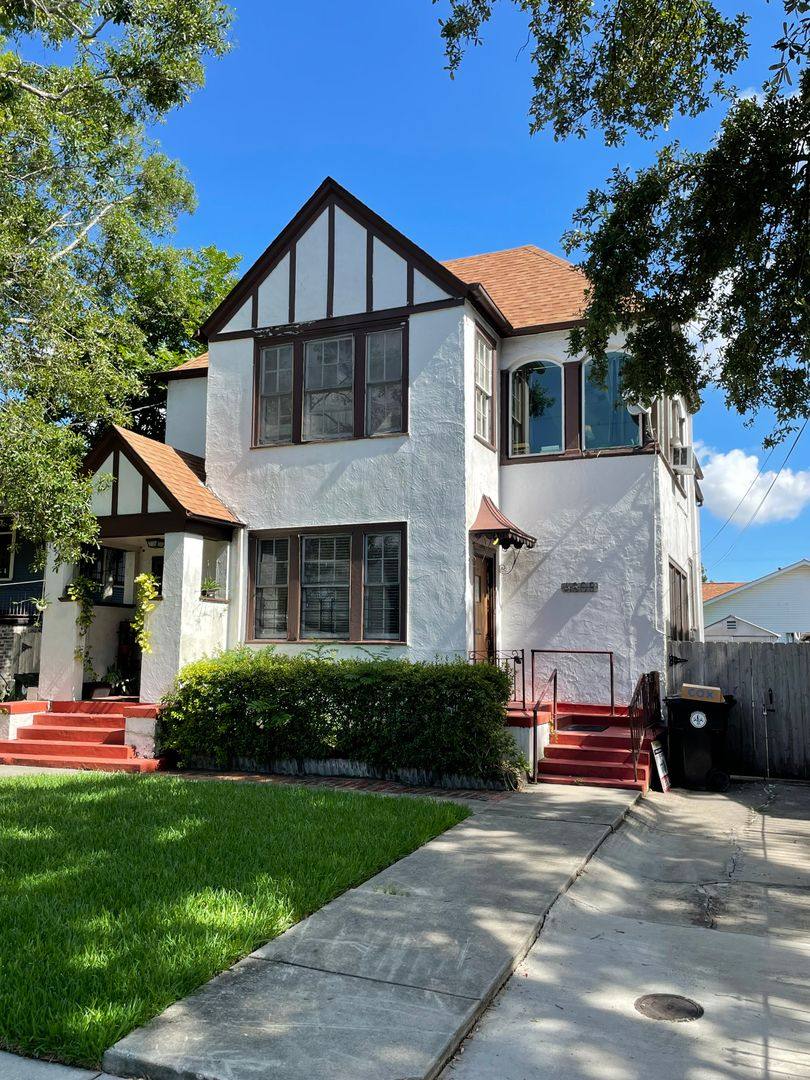 Townhouse for rent at 4609 - 4611 Claiborne St Downstairs, New Orleans, LA 70125