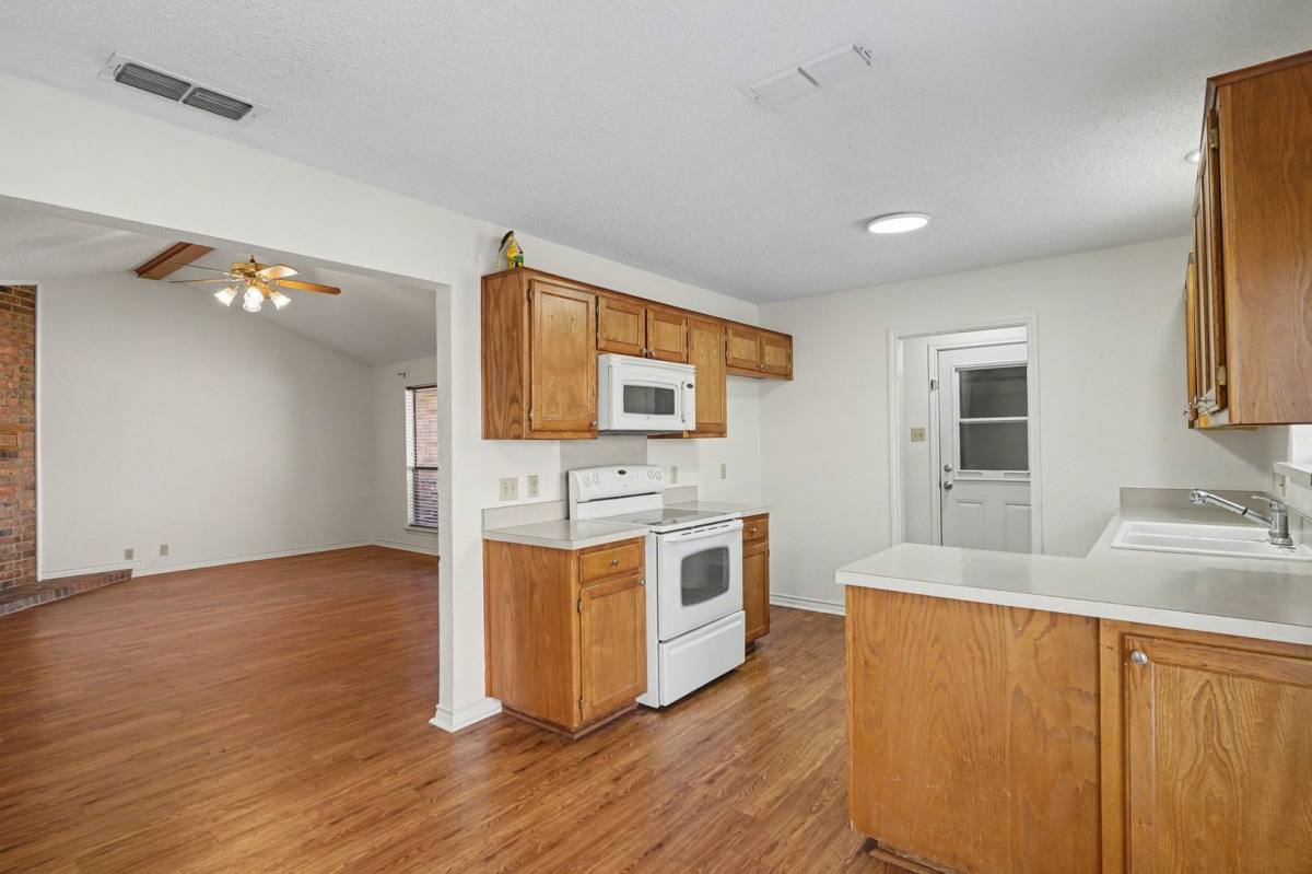 House for rent at 1507 Lindsey Lane, Cleburne, TX 76033