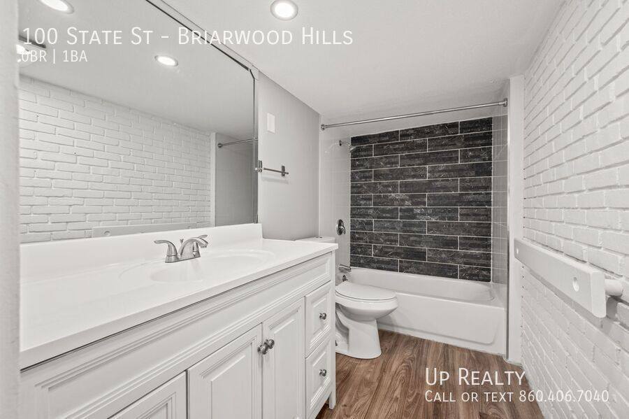 Apartment for rent at 100 State St #BRIARWOOD Hills, North Haven, CT 06473
