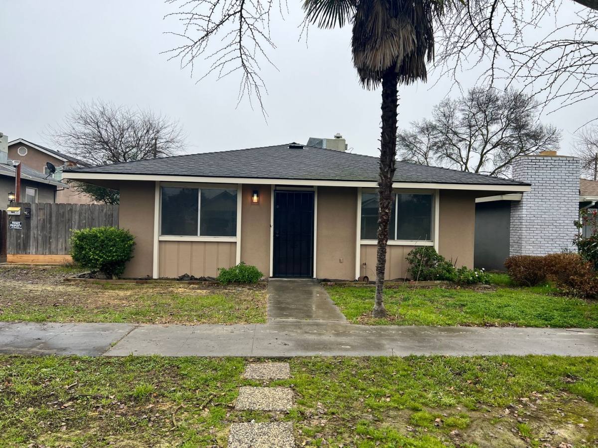 Apartment for rent at 303 1-3 Riverside Ave, Chowchilla, CA 93610
