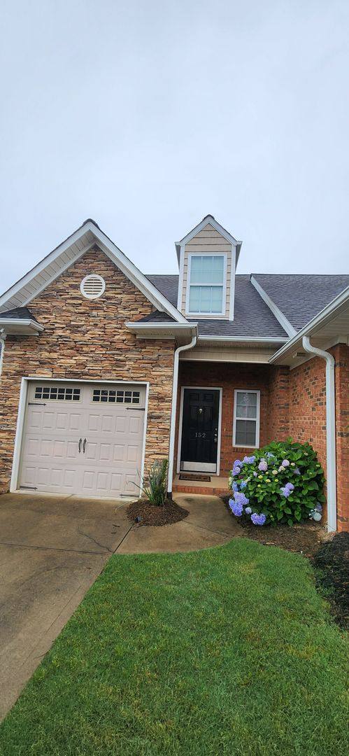 Townhouse for rent at 152 Middleton Park Lane, Moore, SC 29369