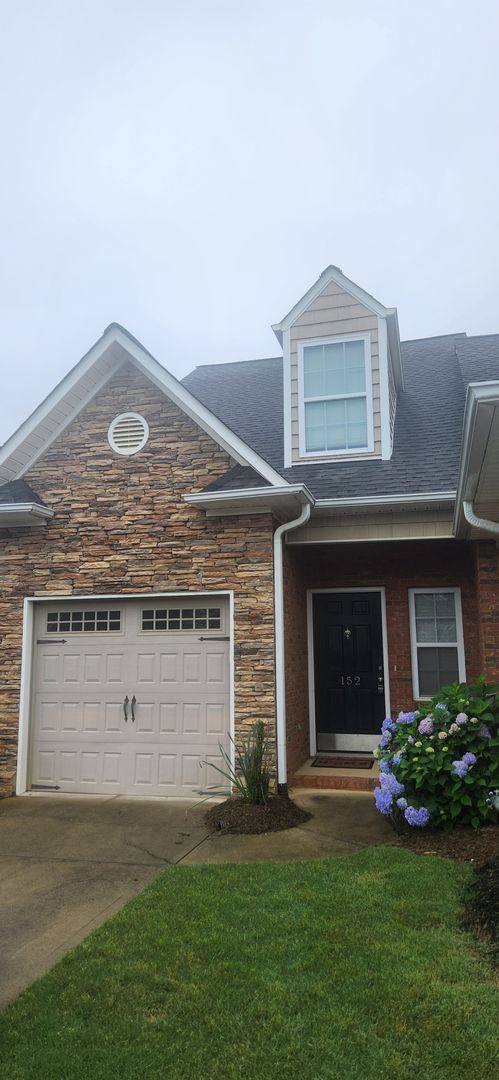 Townhouse for rent at 152 Middleton Park Lane, Moore, SC 29369