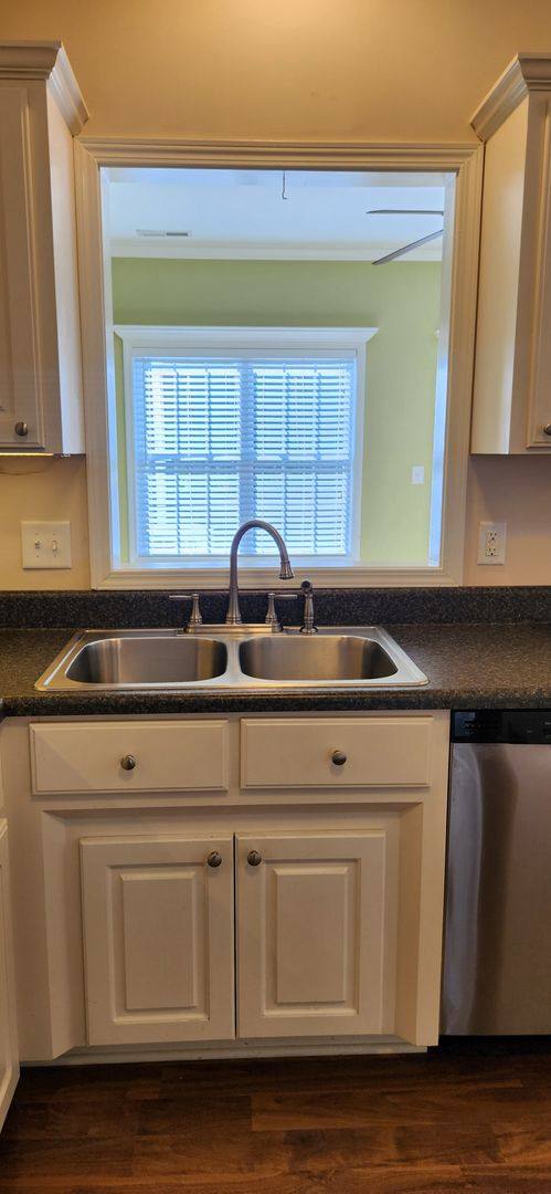 Townhouse for rent at 152 Middleton Park Lane, Moore, SC 29369