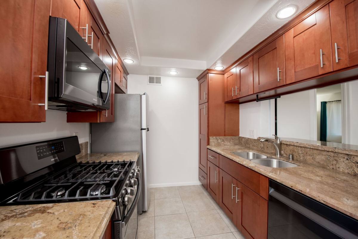 Condo for rent at 2323 Huntington St, Huntington Beach, CA 92648