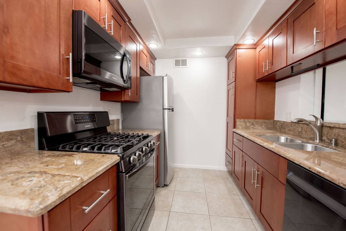 Condo for rent at 2323 Huntington St, Huntington Beach, CA 92648