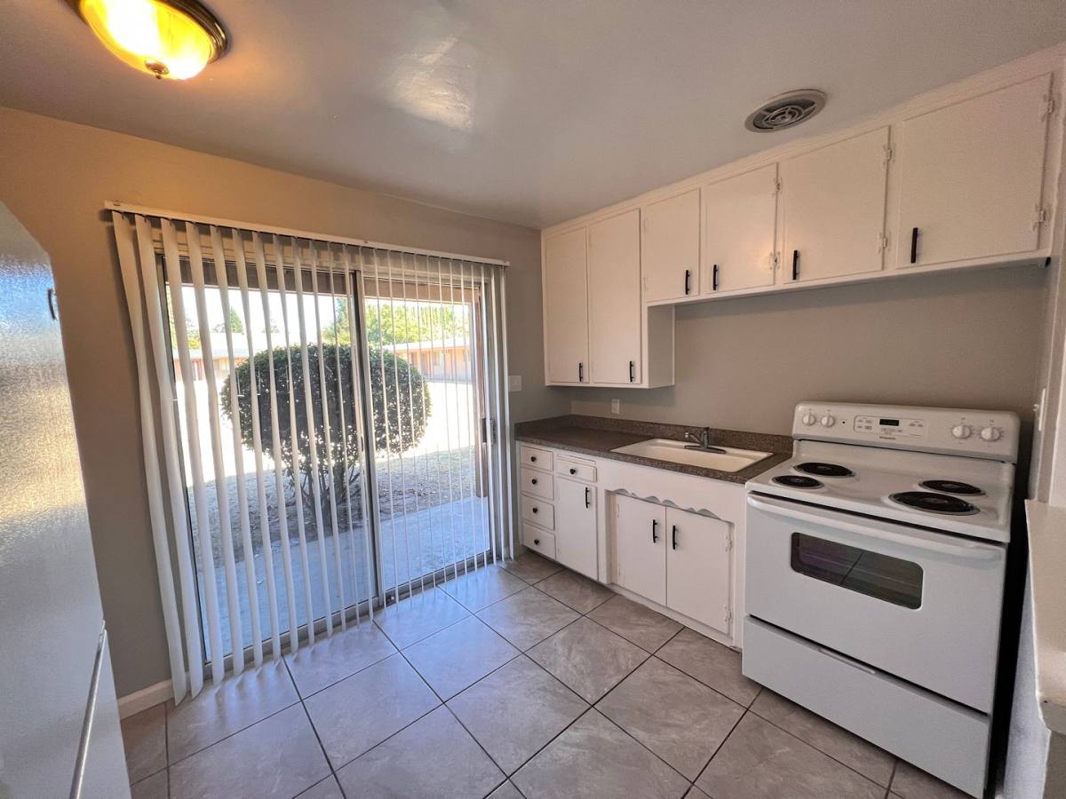 Apartment for rent at 5409 El Camino Ave, Carmichael, CA 95608