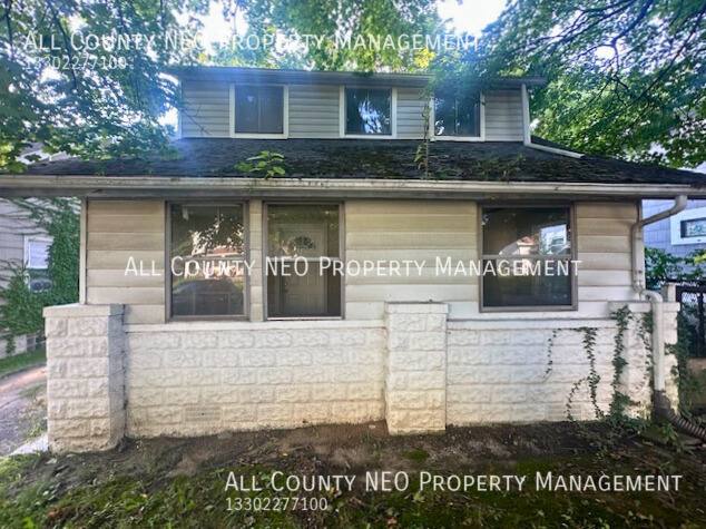 House for rent at 1180 Murray Ave, Akron, OH 44310
