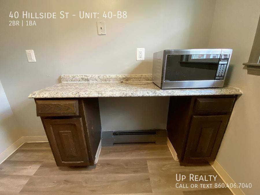 Apartment for rent at 40 Hillside St #40-B8, East Hartford, CT 06108