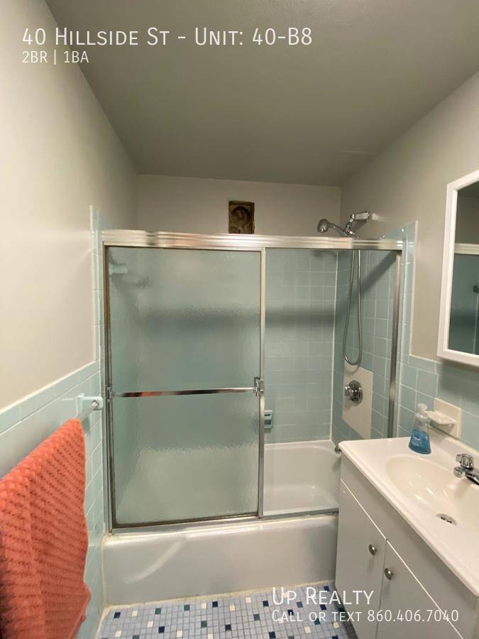 Apartment for rent at 40 Hillside St #40-B8, East Hartford, CT 06108