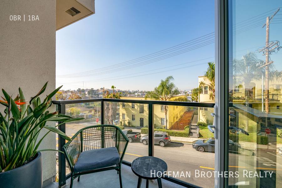 Apartment for rent at 200 N Toluca St #204, Los Angeles, CA 90026