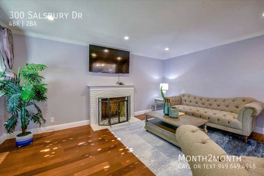 House for rent at 300 Salsbury Dr, Santa Clara, CA 95051