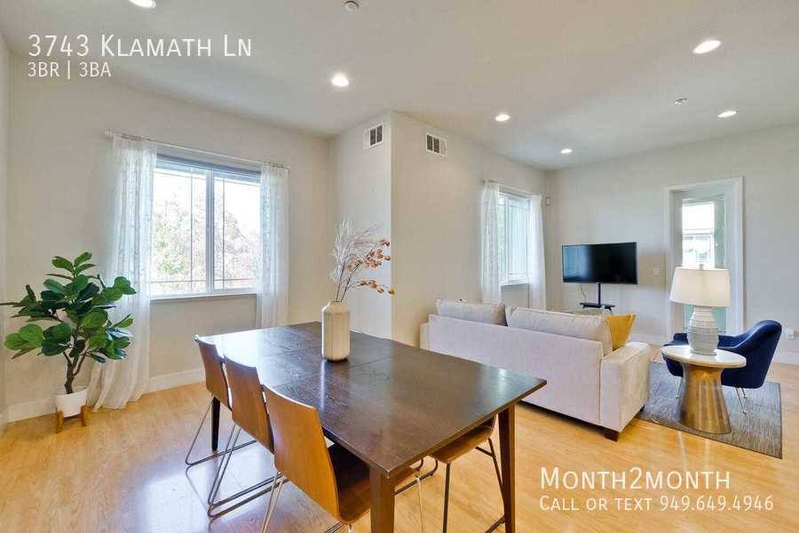 Townhouse for rent at 3743 Klamath Lane, Palo Alto, CA 94303