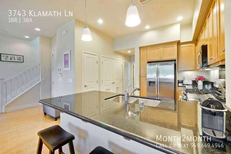 Townhouse for rent at 3743 Klamath Lane, Palo Alto, CA 94303