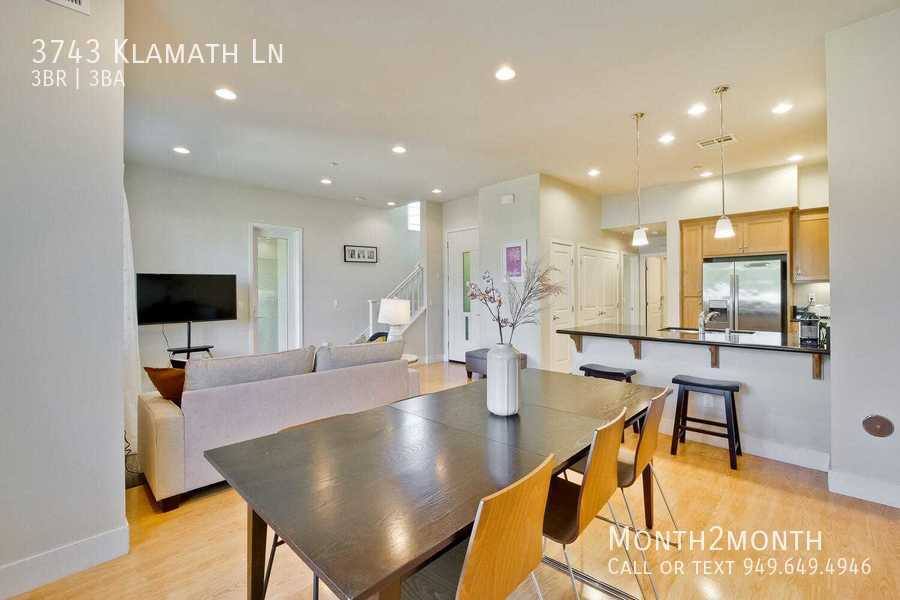 Townhouse for rent at 3743 Klamath Lane, Palo Alto, CA 94303