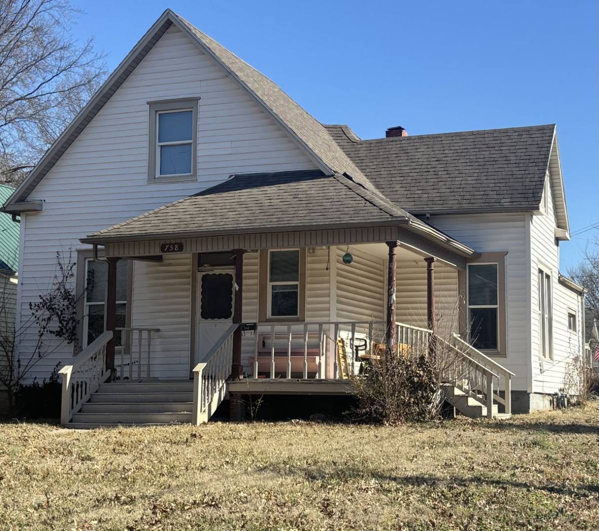 House for rent at 758 S Delaware Ave, Springfield, MO 65802