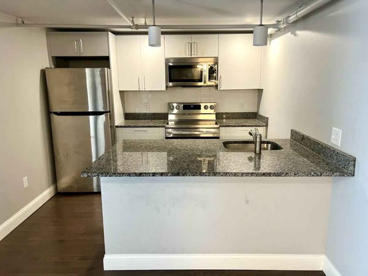 Apartment for rent at 154-156 Main St, Worcester, MA 01608